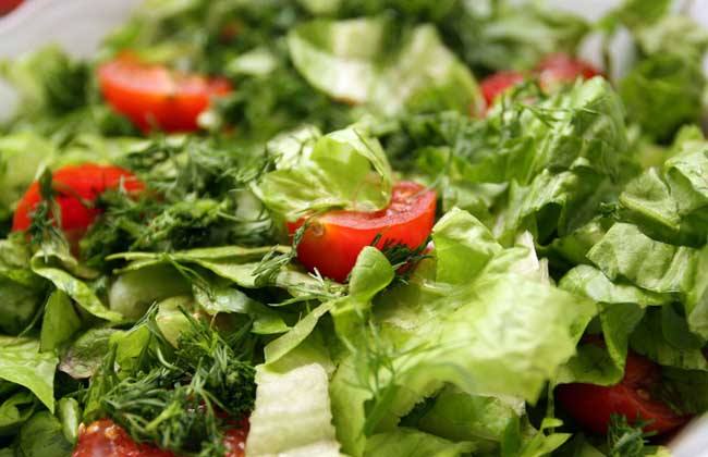 如何提高冬季蔬菜的產(chǎn)量，合理補(bǔ)充營(yíng)養(yǎng)才是正確的